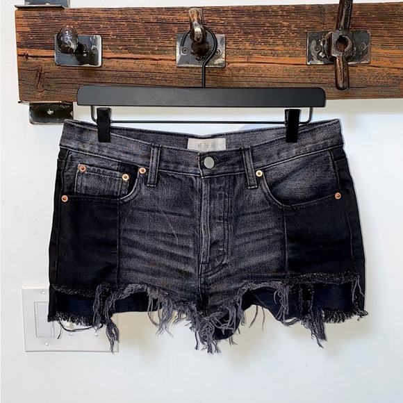 FREE PEOPLE CUTOFF SHORTS • POCKET DETAIL • size27 - Picture 1 of 3